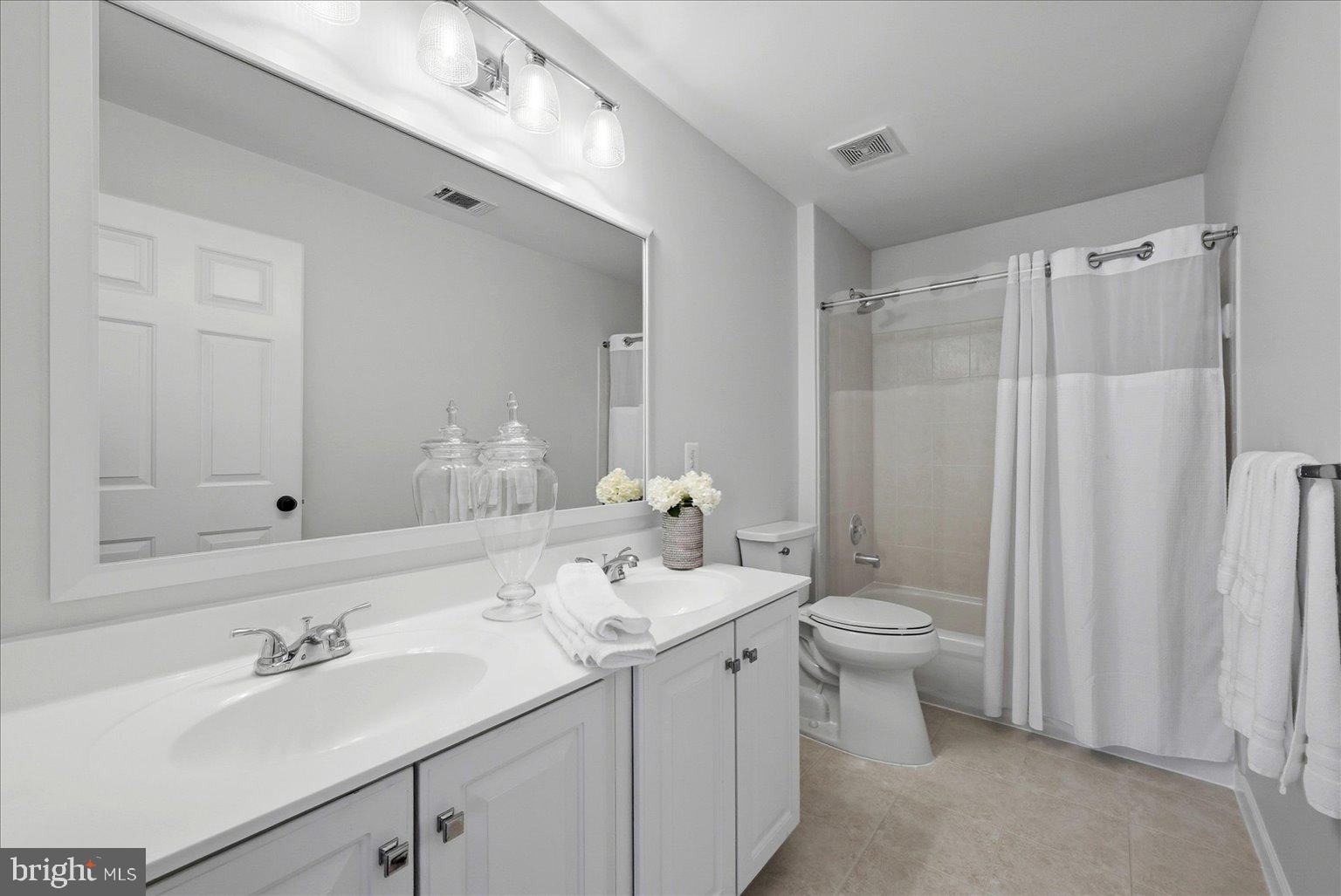 17301 VANNES COURT