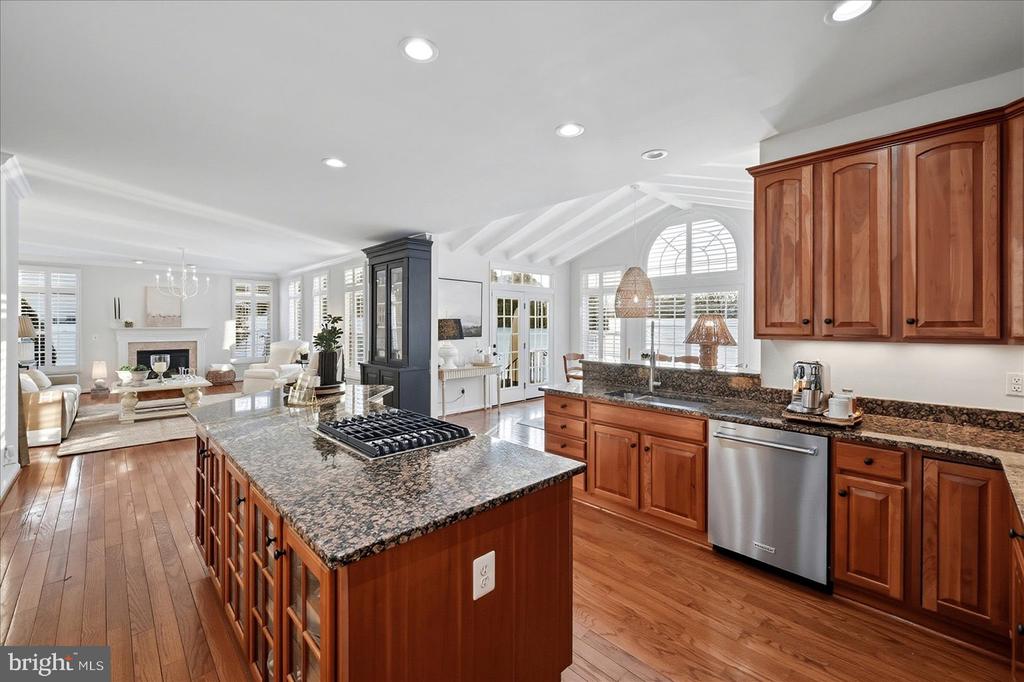 17301 VANNES COURT