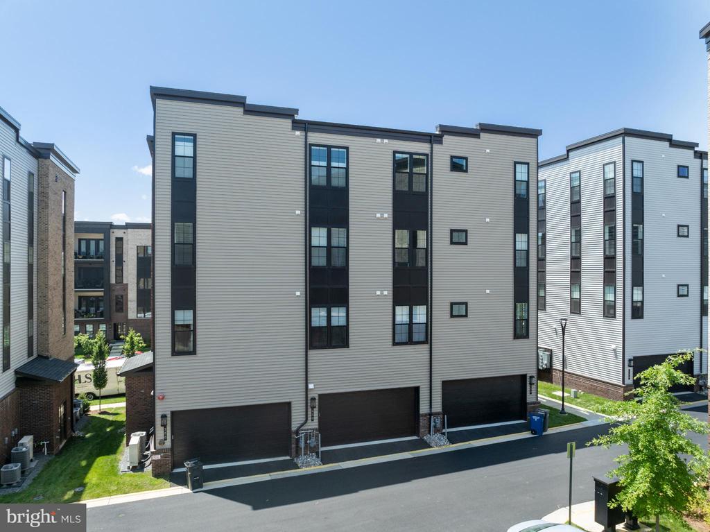 43442 CROSON LANE 100