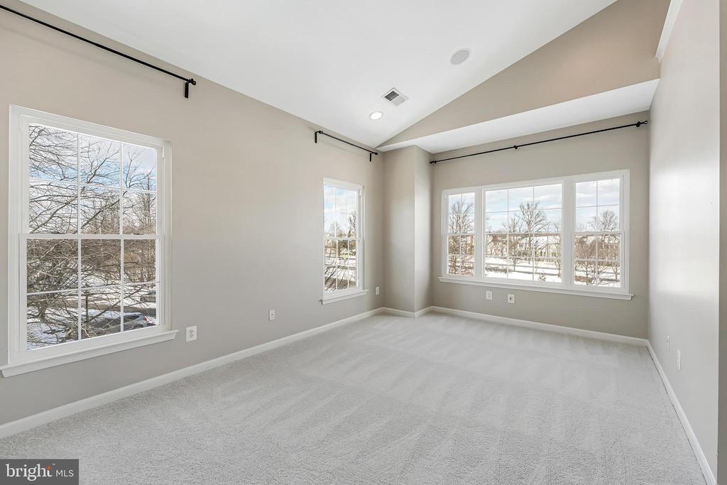 20401 TRAILS END TERRACE