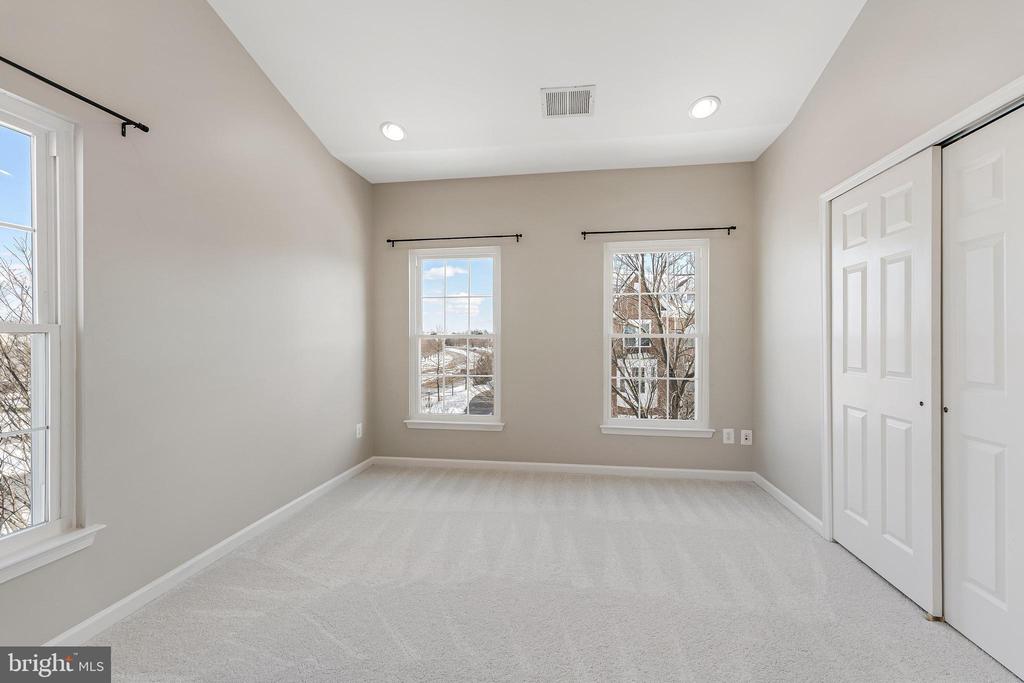 20401 TRAILS END TERRACE
