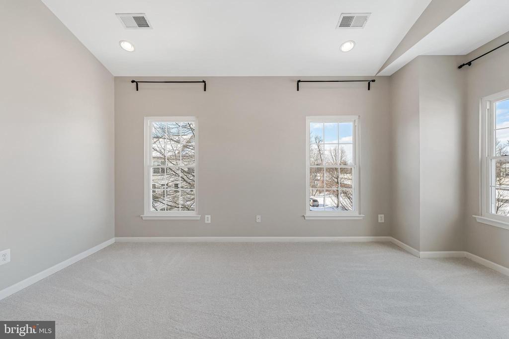 20401 TRAILS END TERRACE