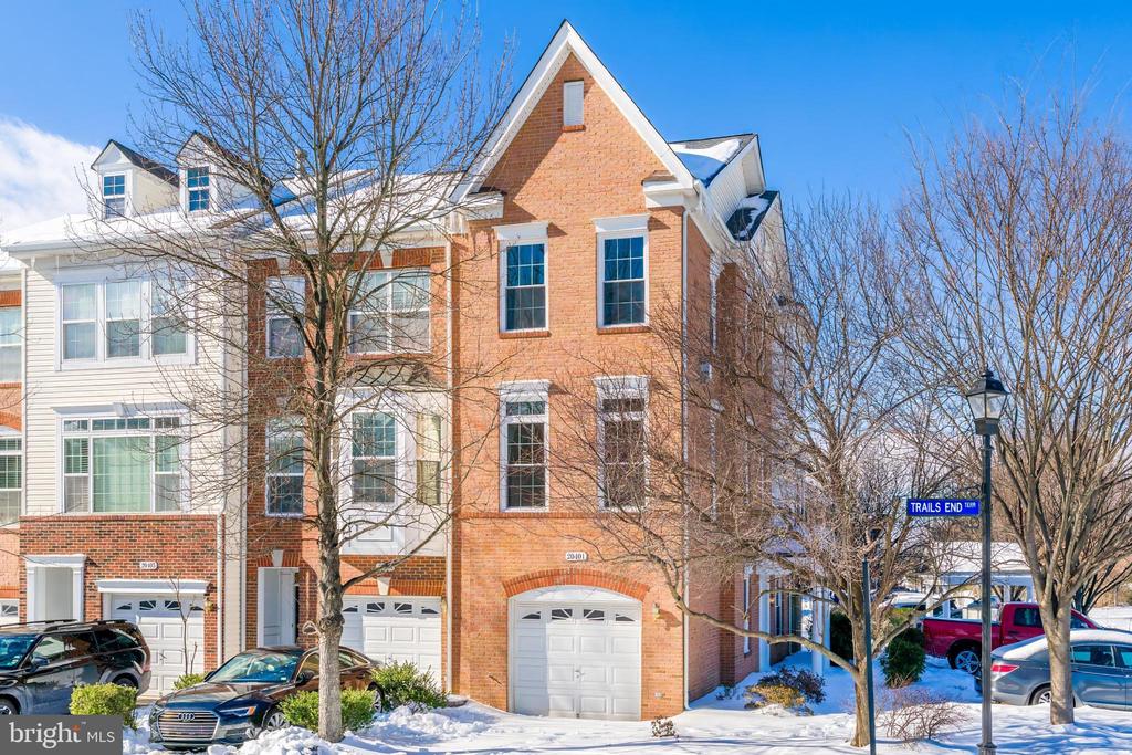 20401 TRAILS END TERRACE