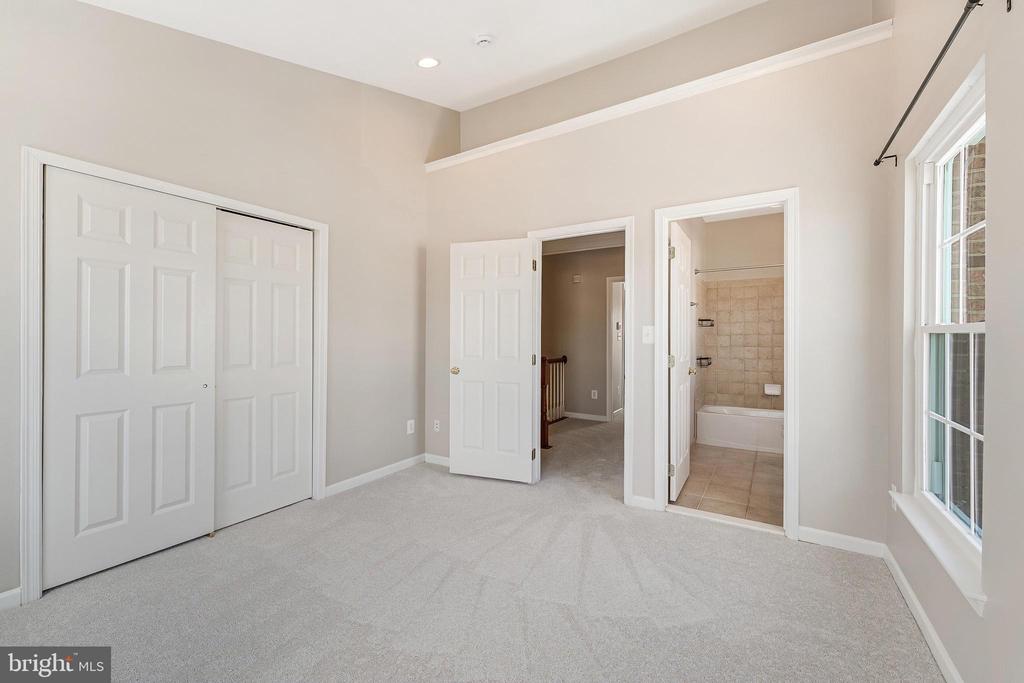 20401 TRAILS END TERRACE