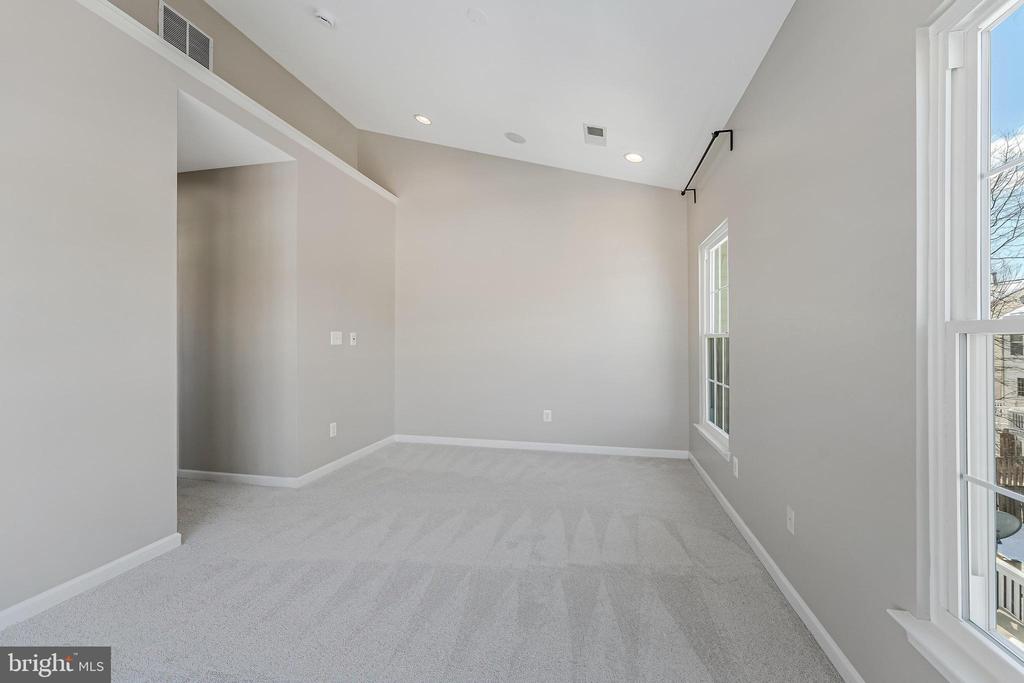 20401 TRAILS END TERRACE