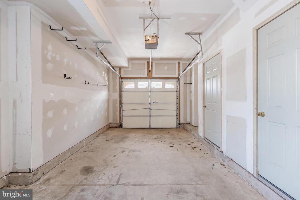 20401 TRAILS END TERRACE
