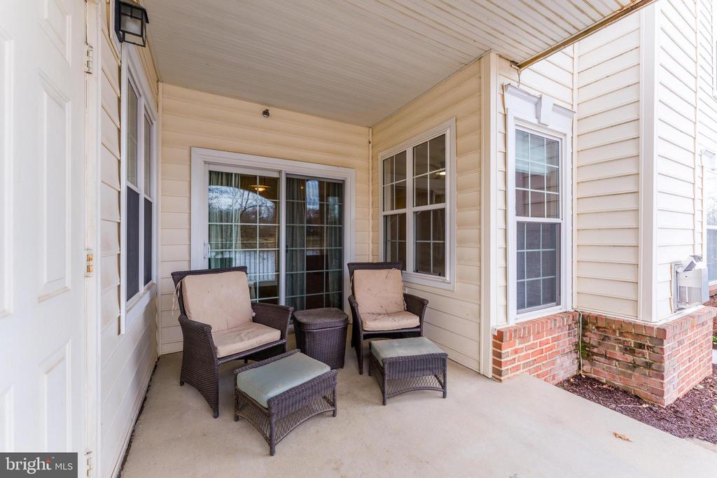 25280 LAKE SHORE SQUARE 102