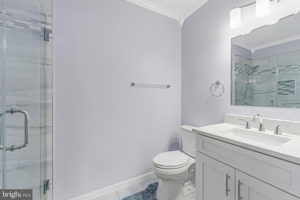 25280 LAKE SHORE SQUARE 102