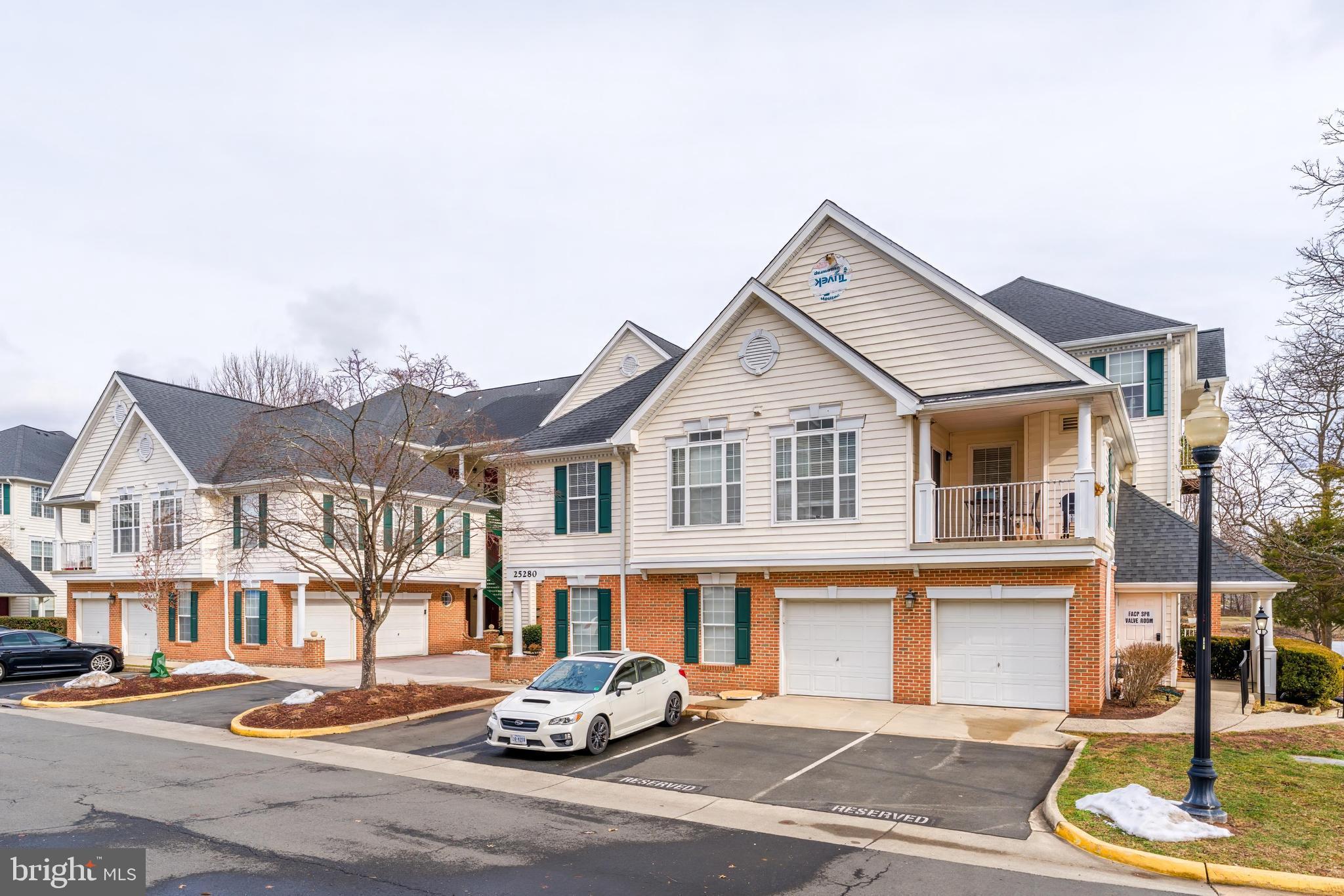 25280 LAKE SHORE SQUARE 102