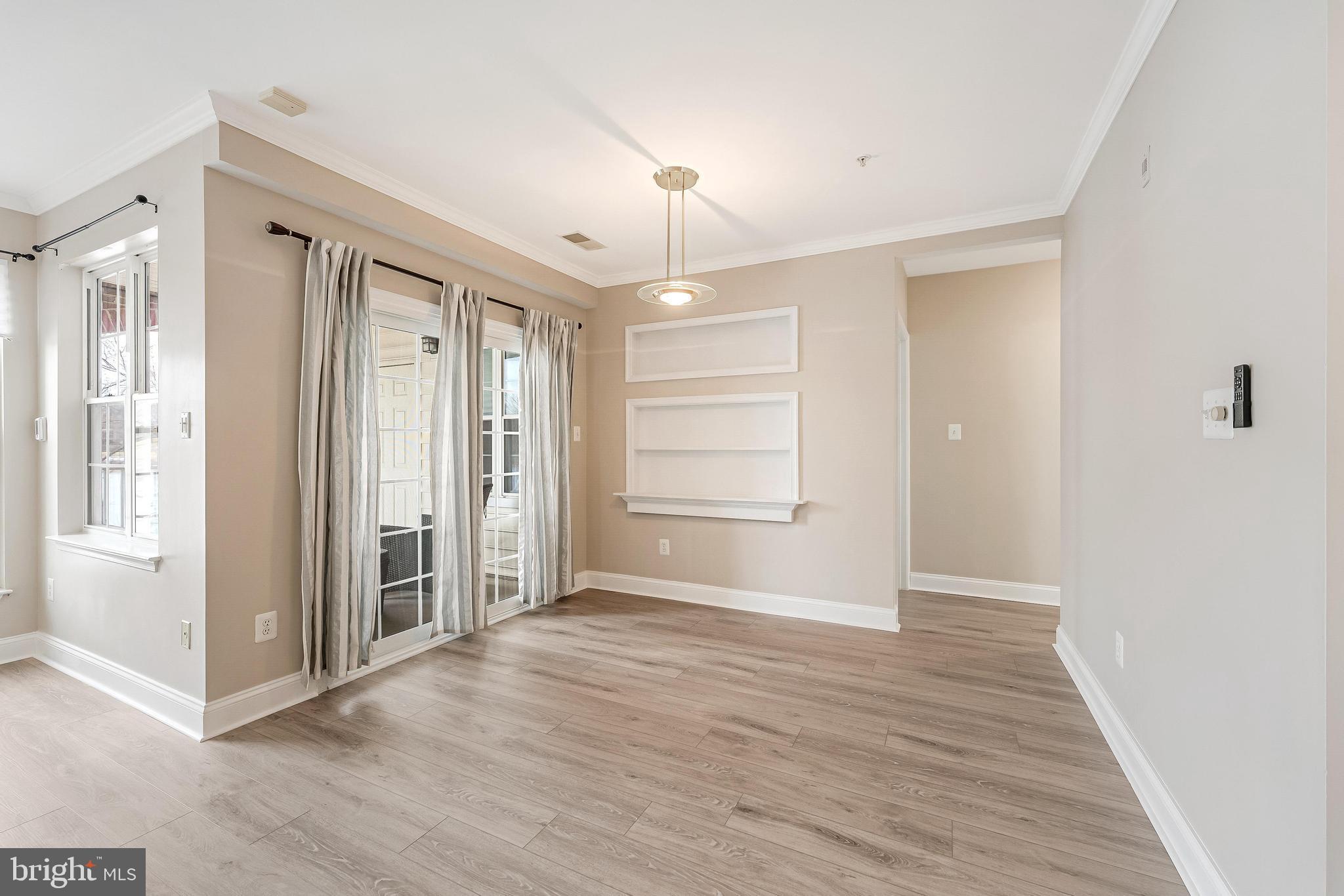 25280 LAKE SHORE SQUARE 102