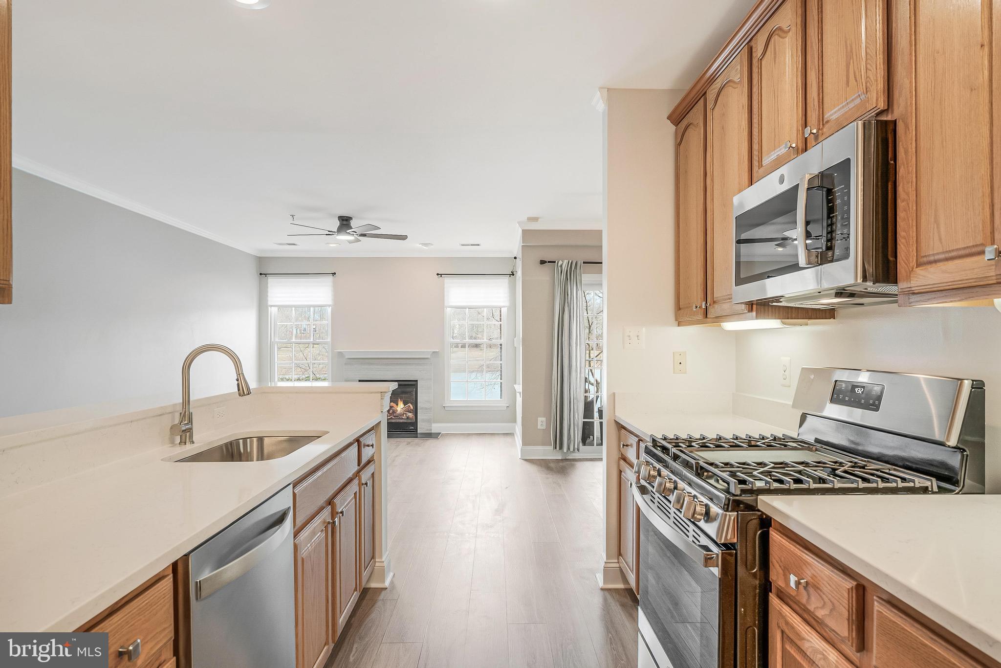 25280 LAKE SHORE SQUARE 102