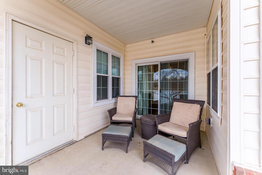 25280 LAKE SHORE SQUARE 102