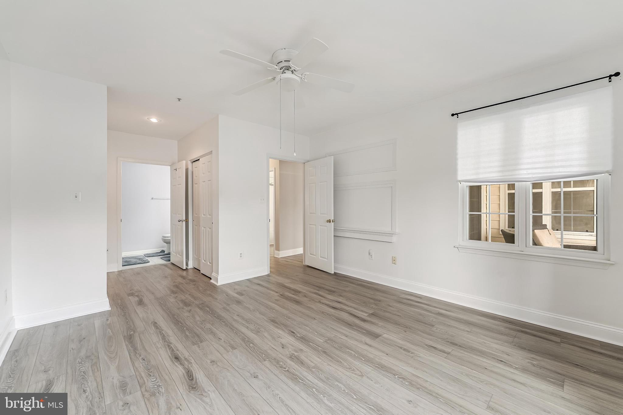 25280 LAKE SHORE SQUARE 102