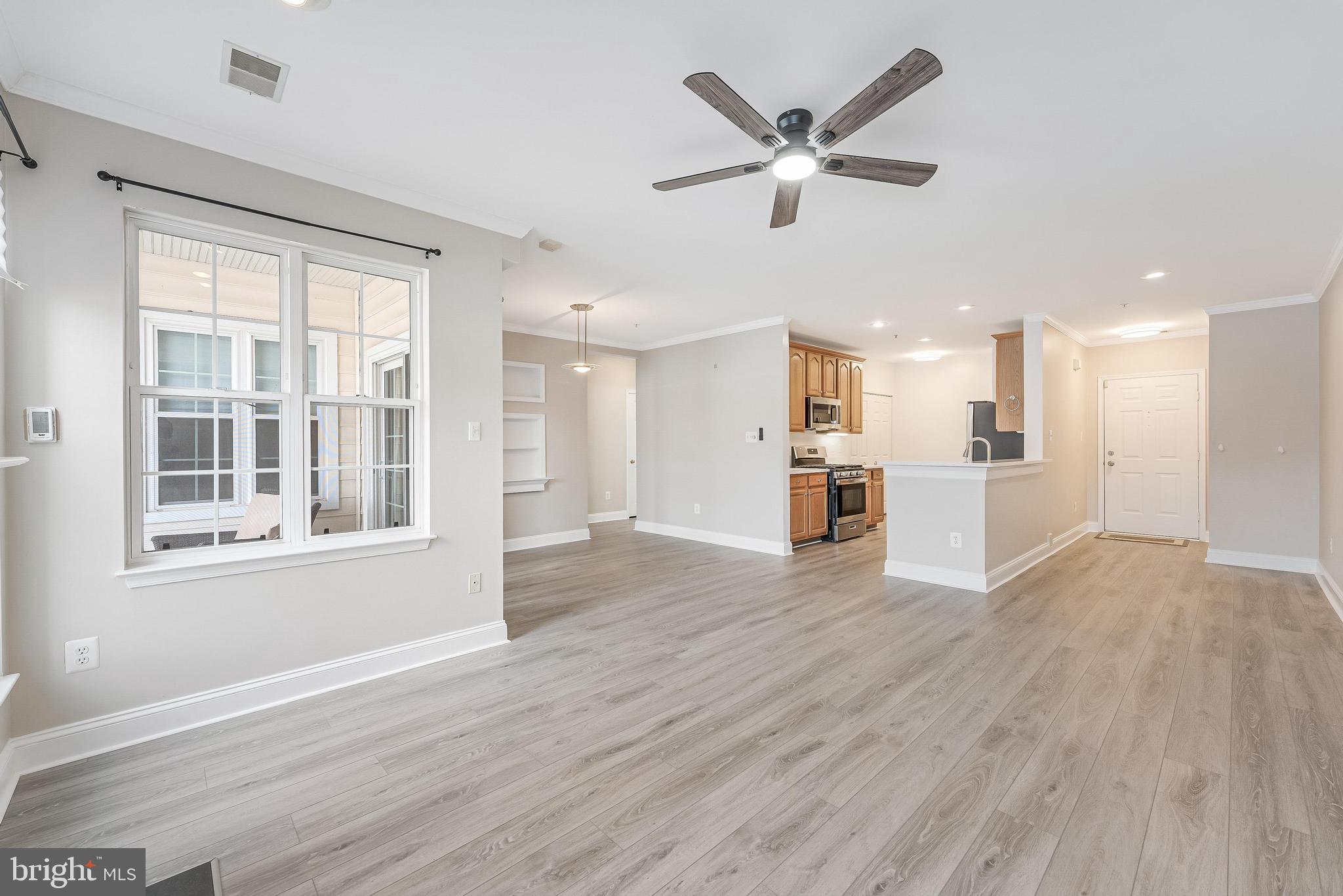 25280 LAKE SHORE SQUARE 102