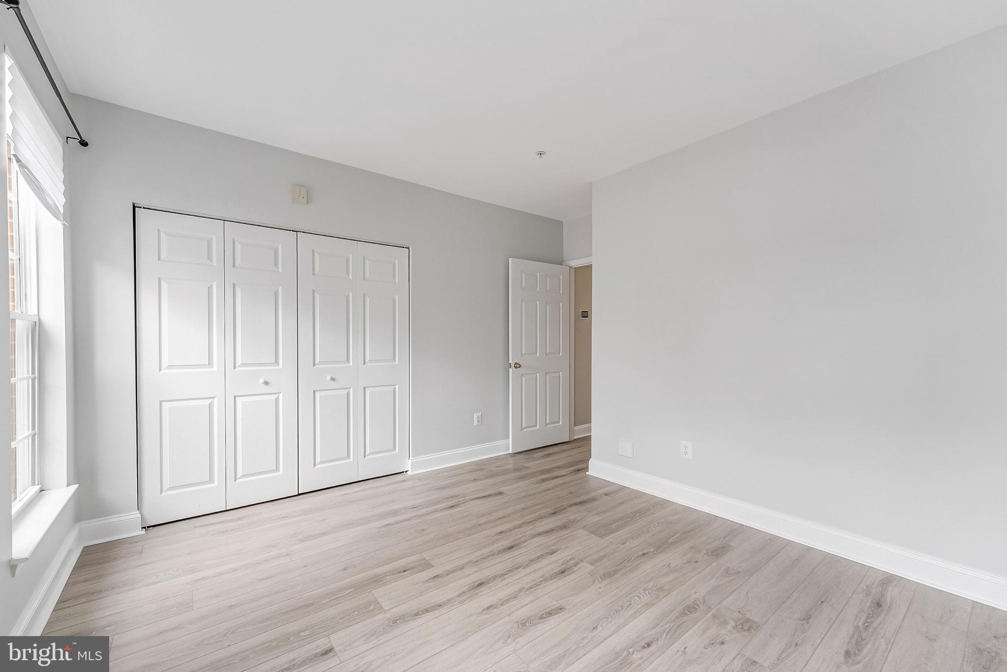 25280 LAKE SHORE SQUARE 102