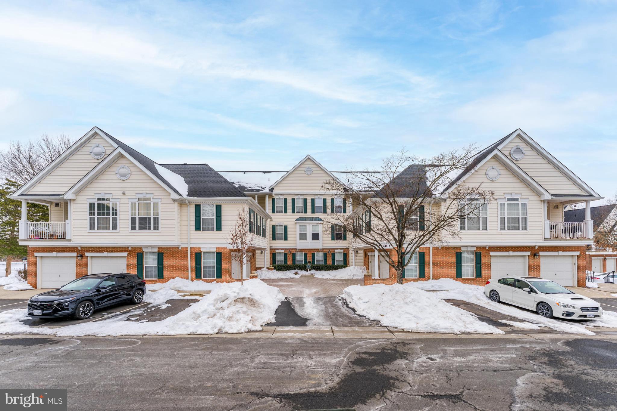 25280 LAKE SHORE SQUARE 102