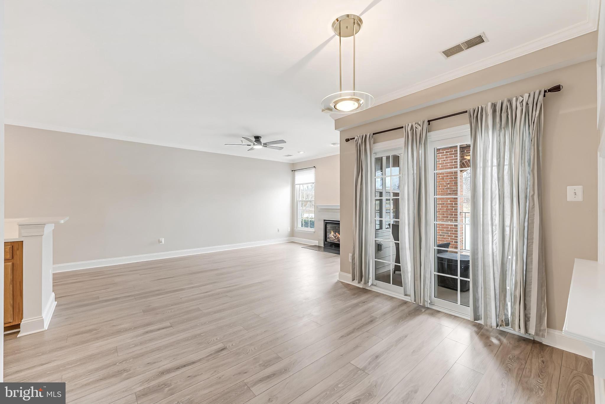 25280 LAKE SHORE SQUARE 102