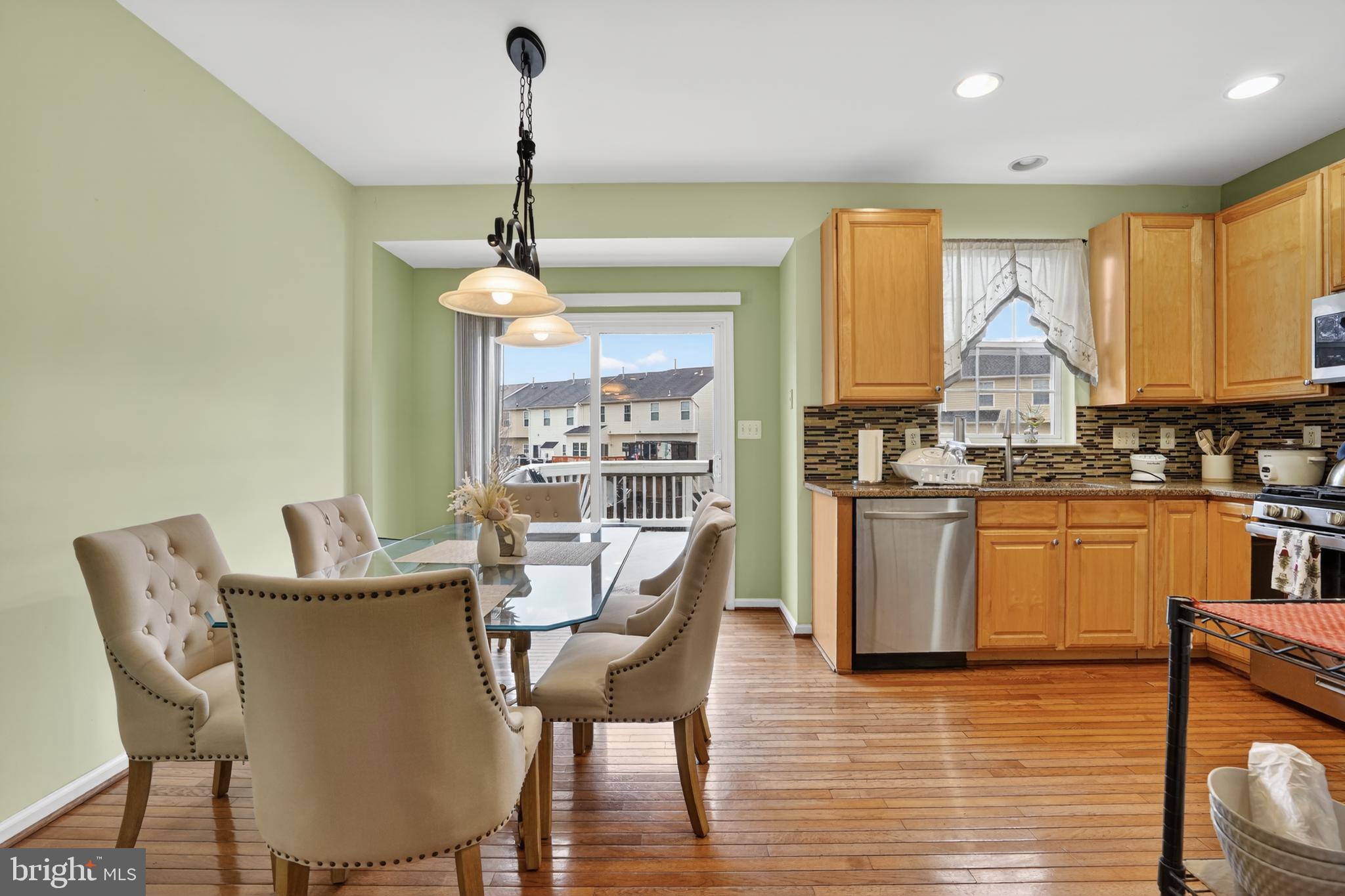 448 PEARLBUSH SQUARE NE