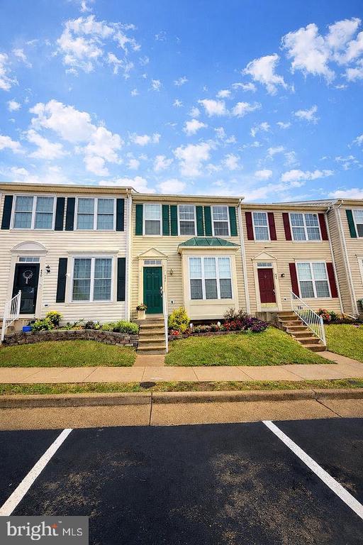 448 PEARLBUSH SQUARE NE