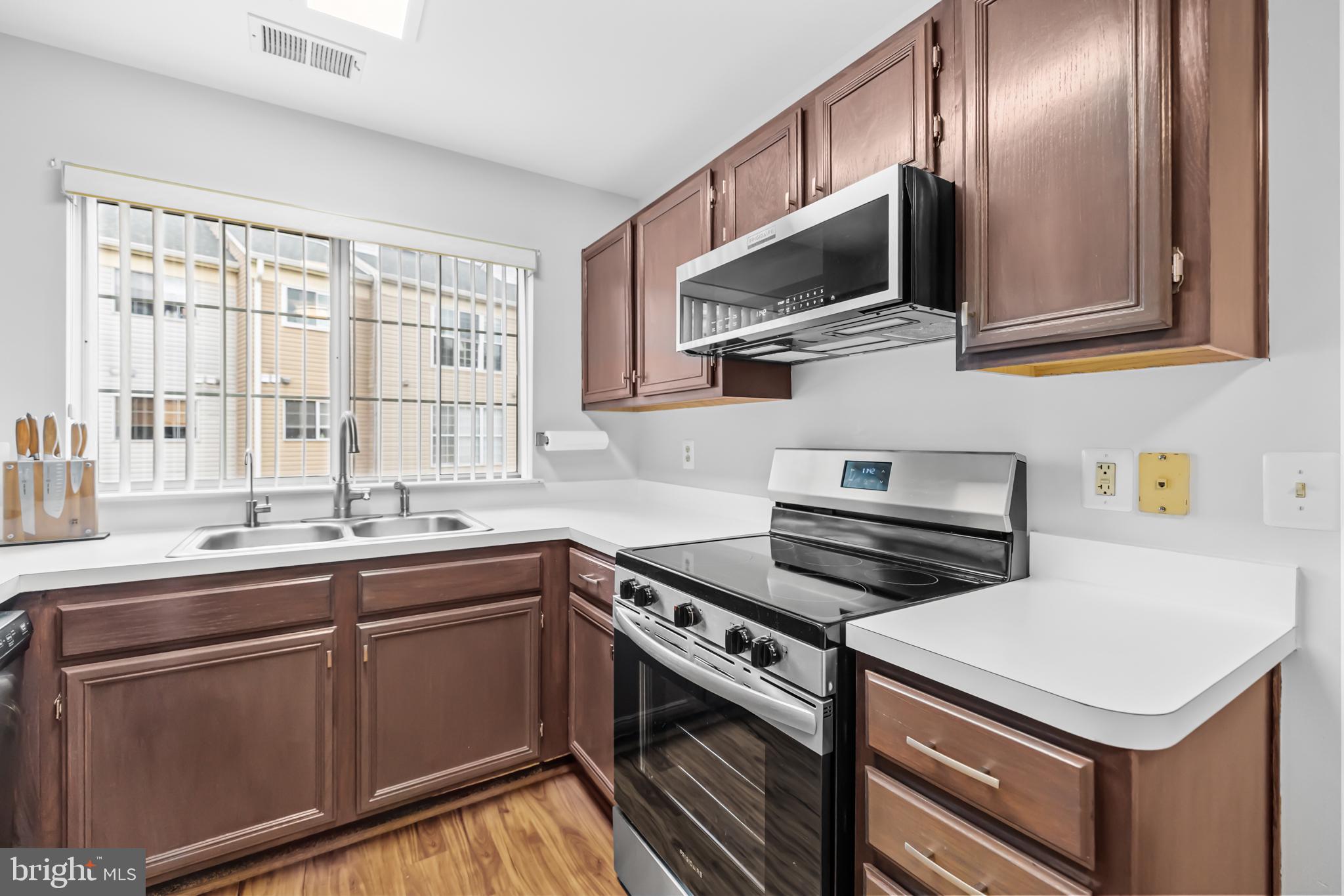 1130 HUNTMASTER TERRACE NE 201