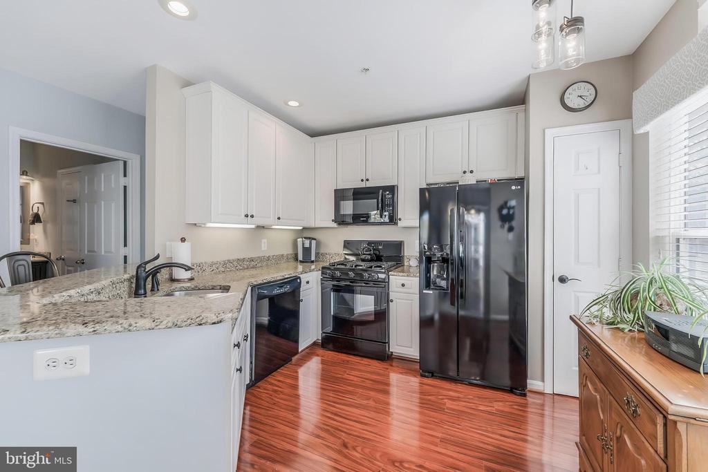 43114 WATERCREST SQUARE 200
