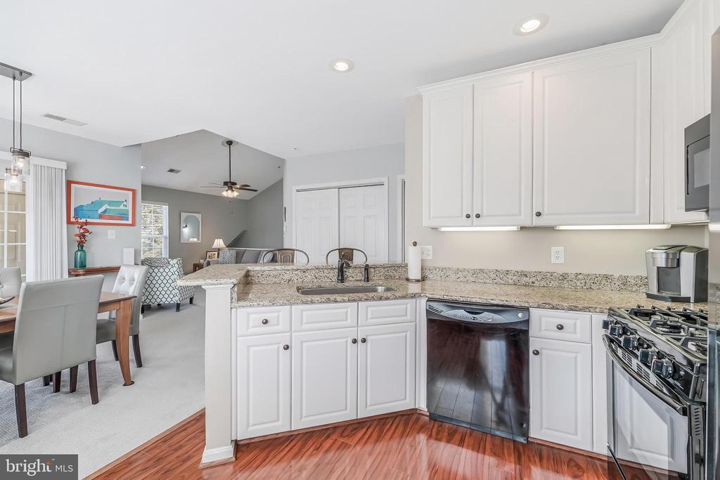 43114 WATERCREST SQUARE 200
