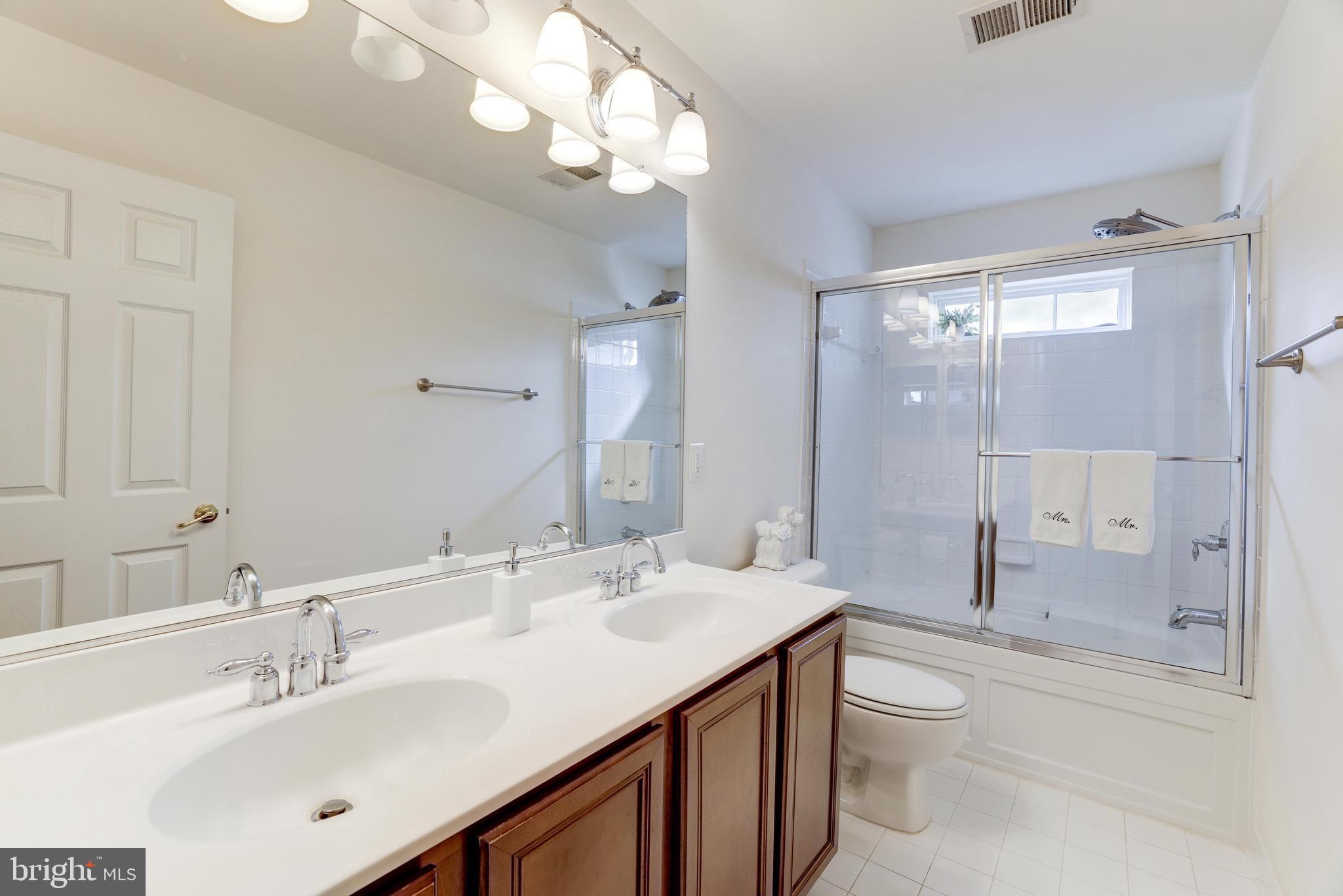 575 EDMONTON TERRACE NE