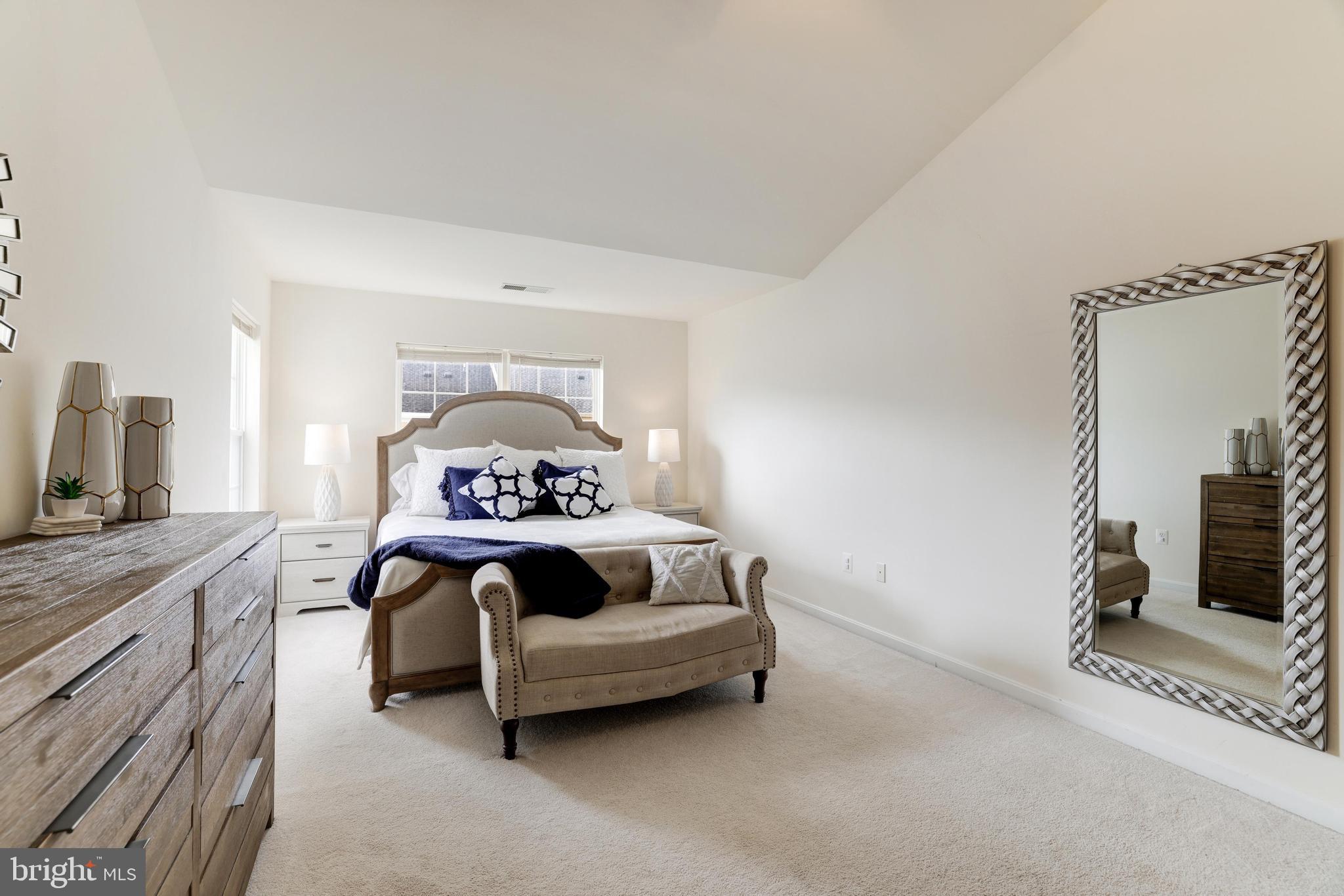 575 EDMONTON TERRACE NE