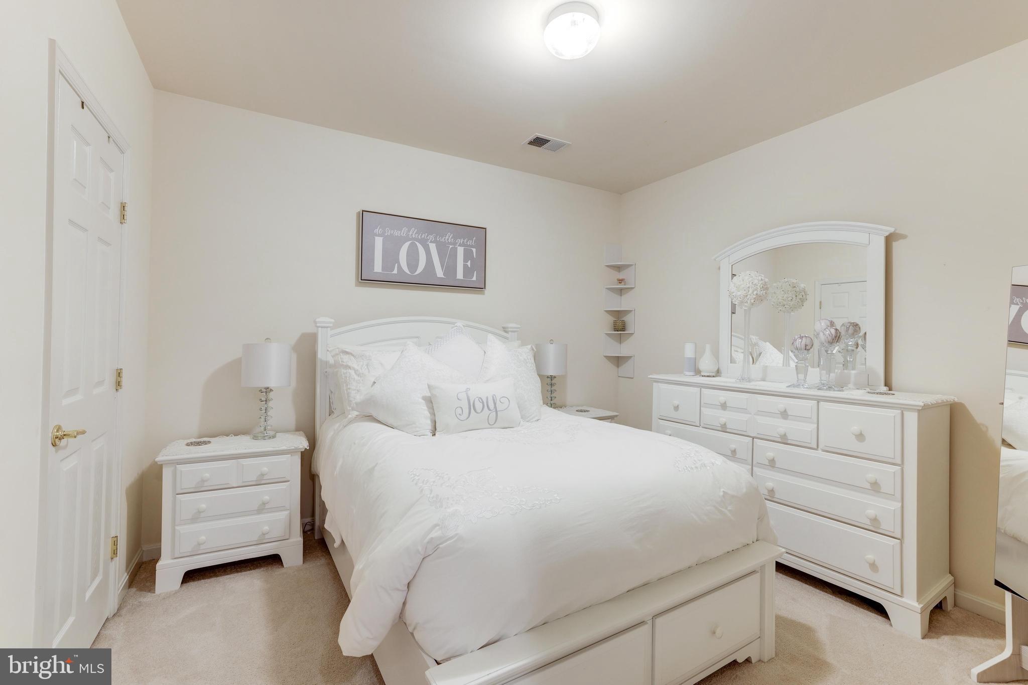 575 EDMONTON TERRACE NE