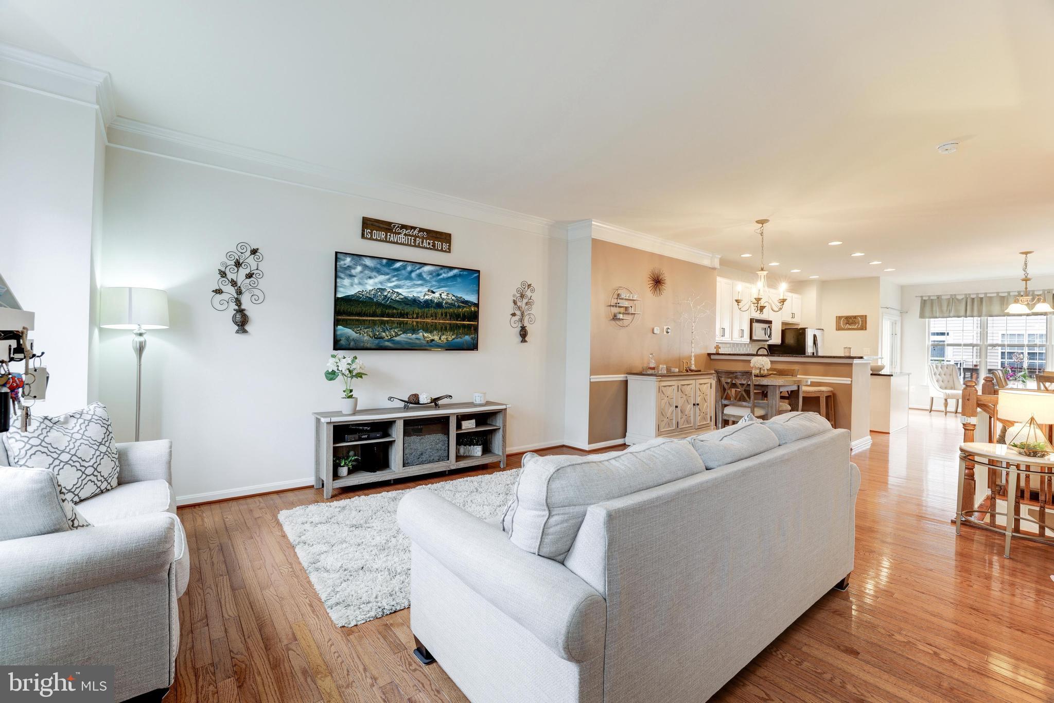 575 EDMONTON TERRACE NE