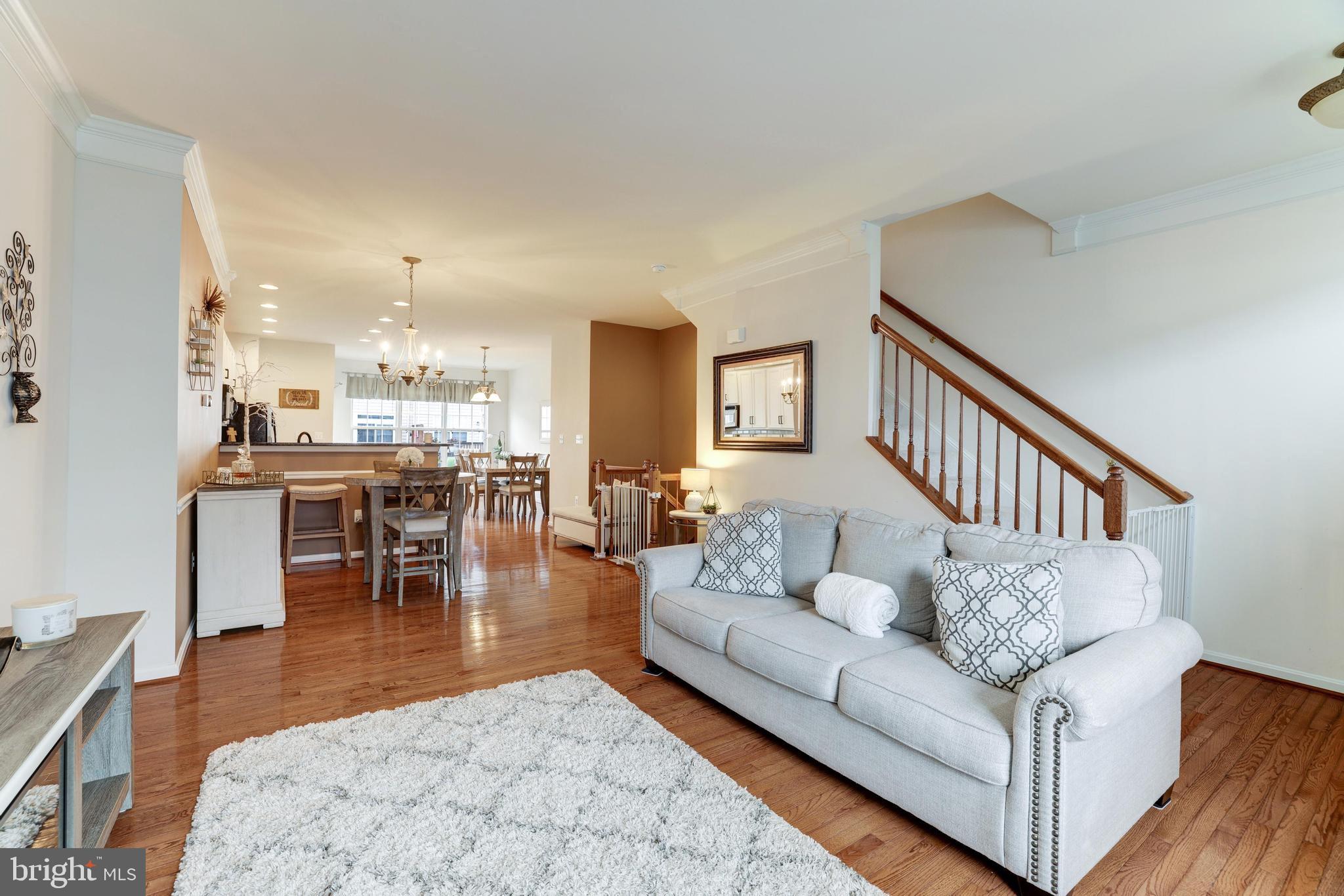 575 EDMONTON TERRACE NE