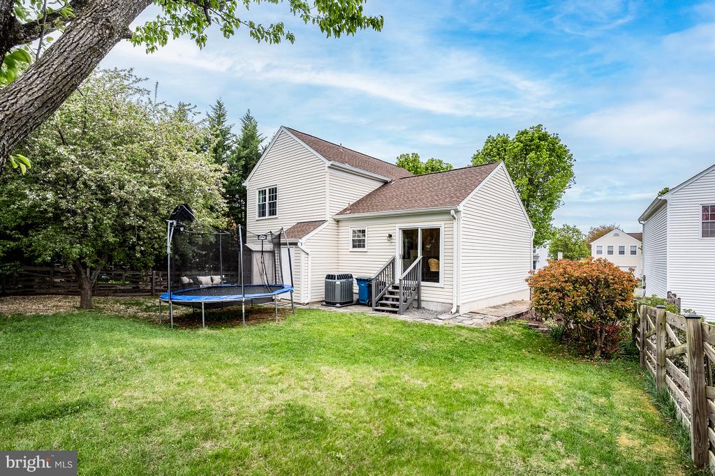 5 DUDLEY COURT