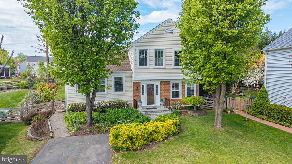 5 DUDLEY COURT