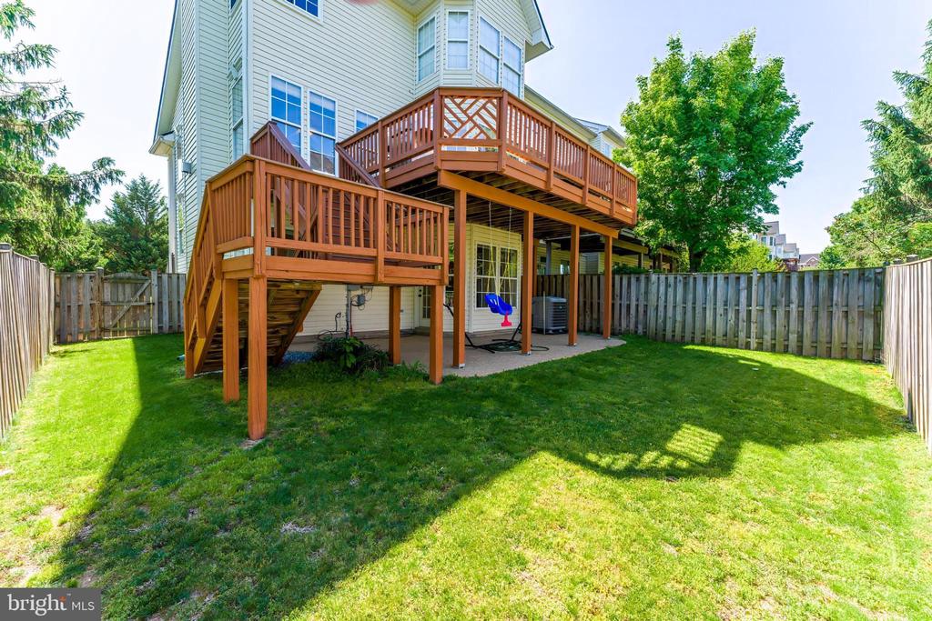 843 REVELSTORE TERRACE NE