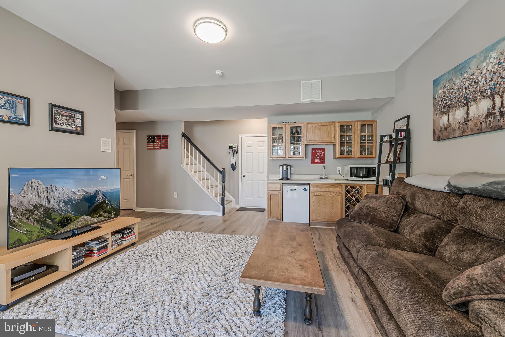 843 REVELSTORE TERRACE NE