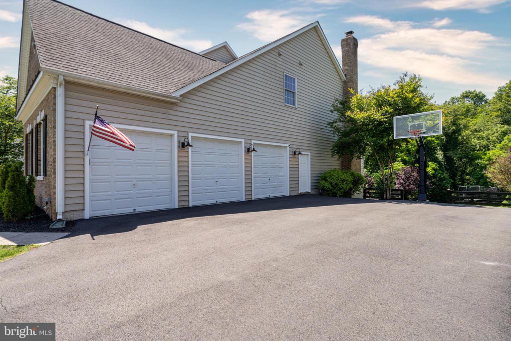 24168 SPRING MEADOW CIRCLE