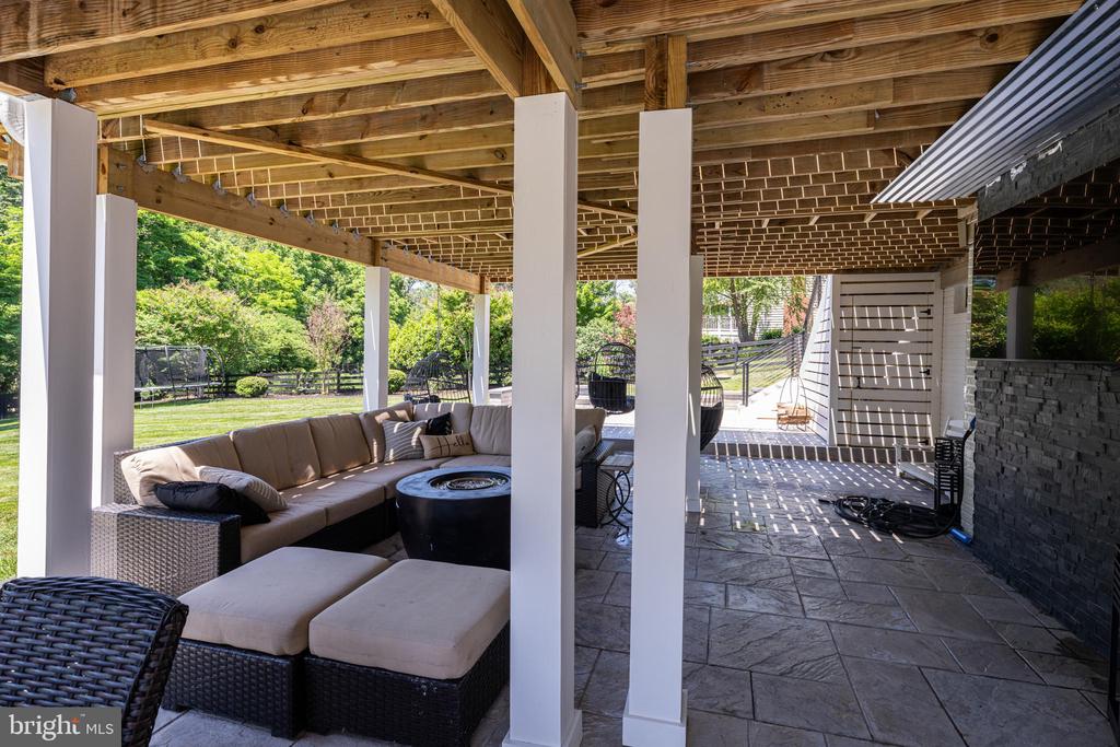 24168 SPRING MEADOW CIRCLE
