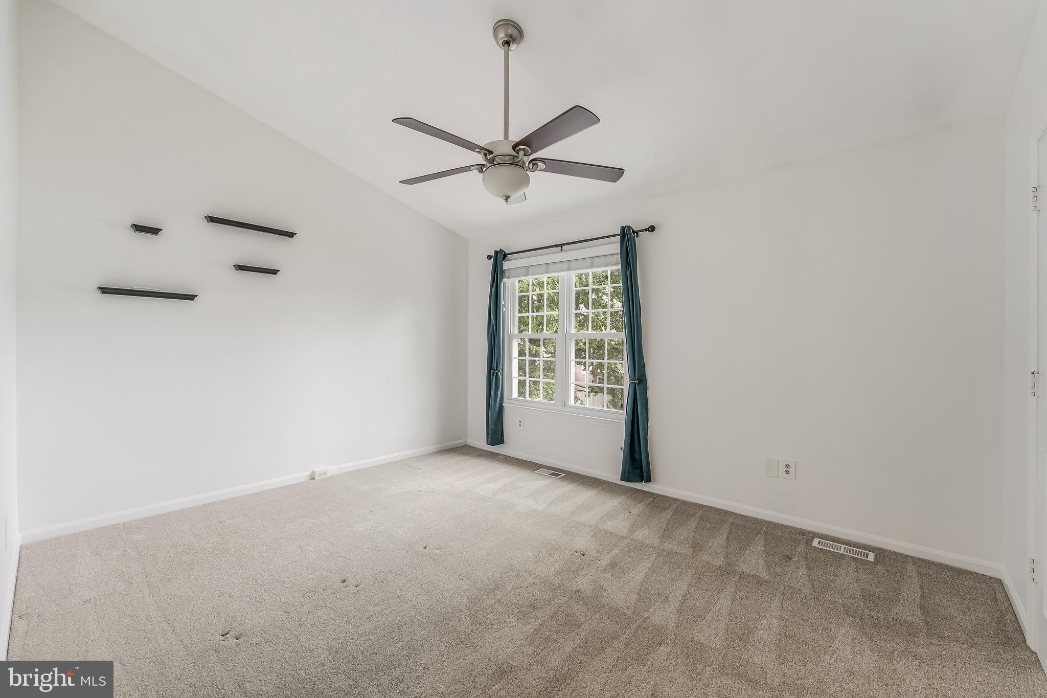 98 SAINT CHARLES SQUARE