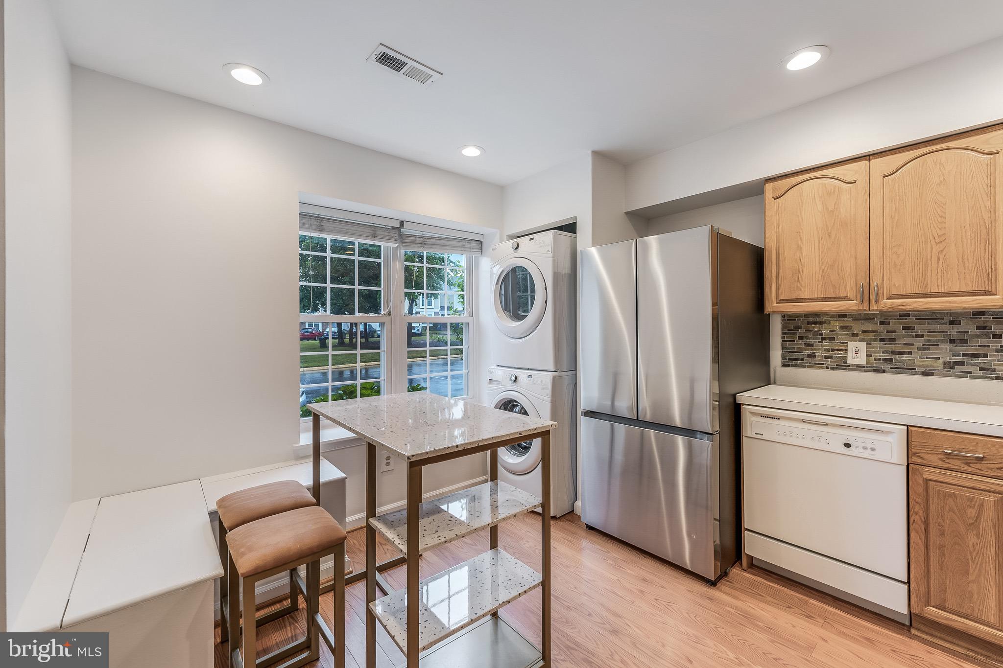 98 SAINT CHARLES SQUARE
