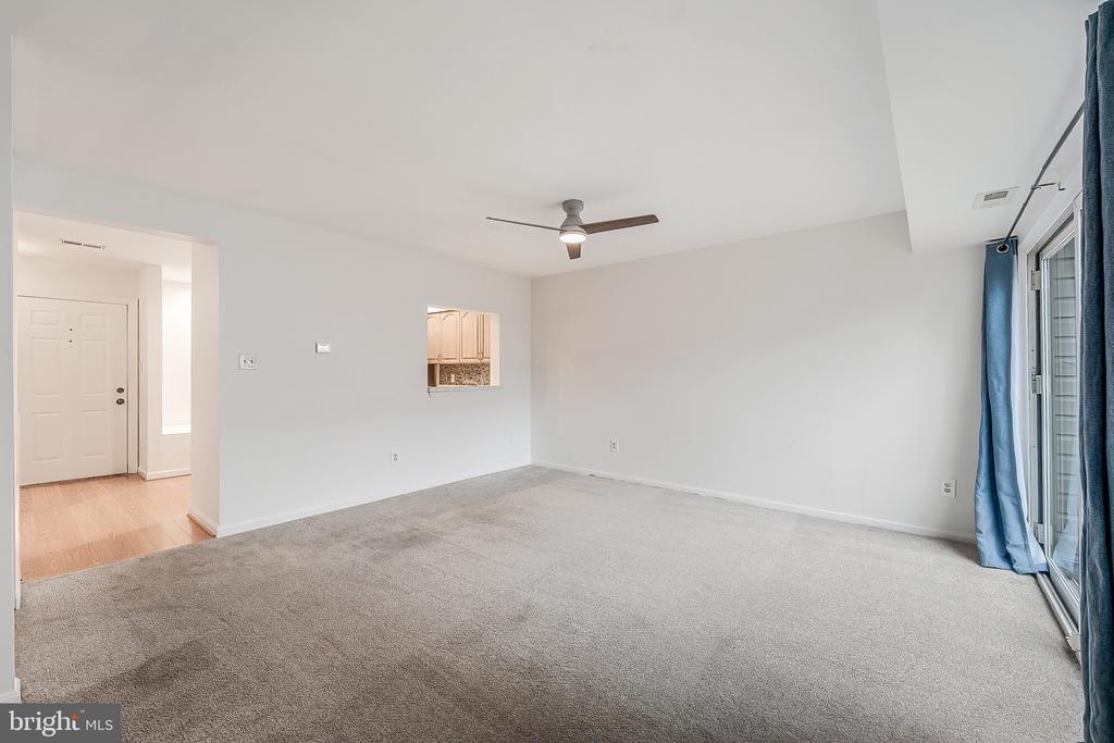 98 SAINT CHARLES SQUARE