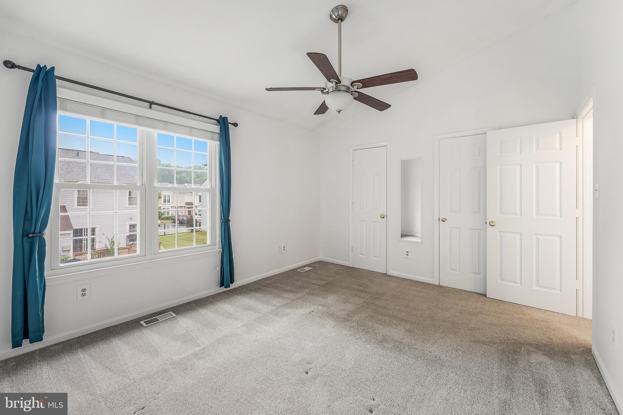 98 SAINT CHARLES SQUARE