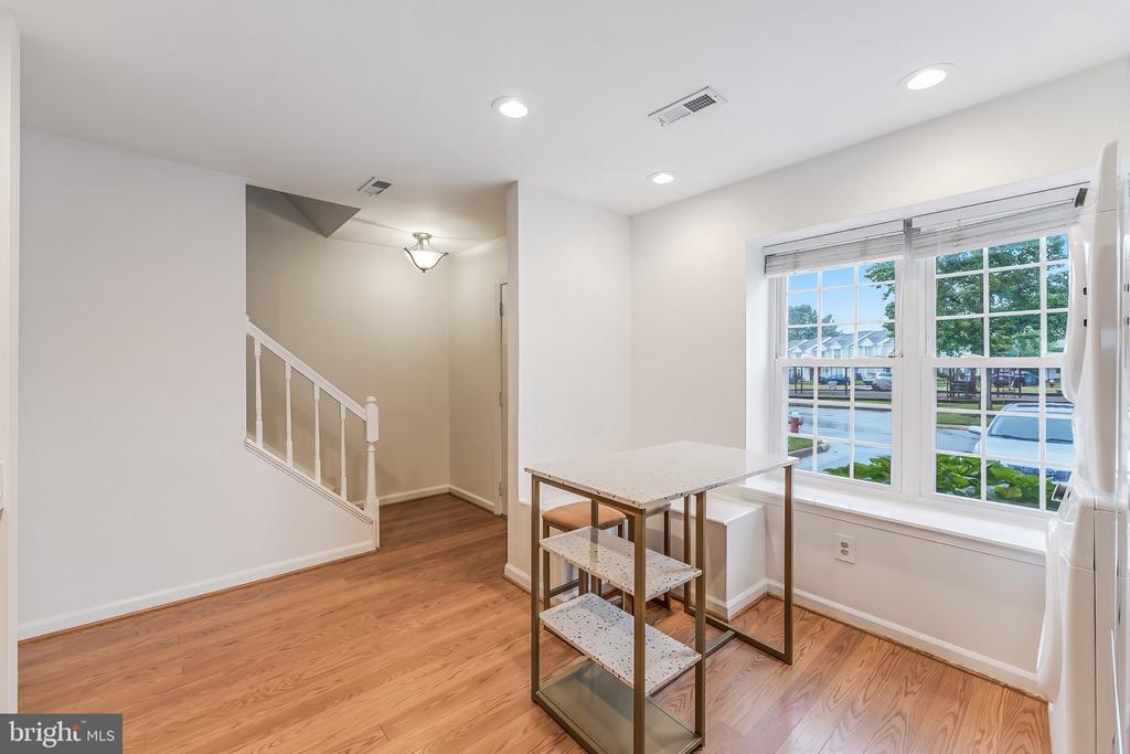 98 SAINT CHARLES SQUARE