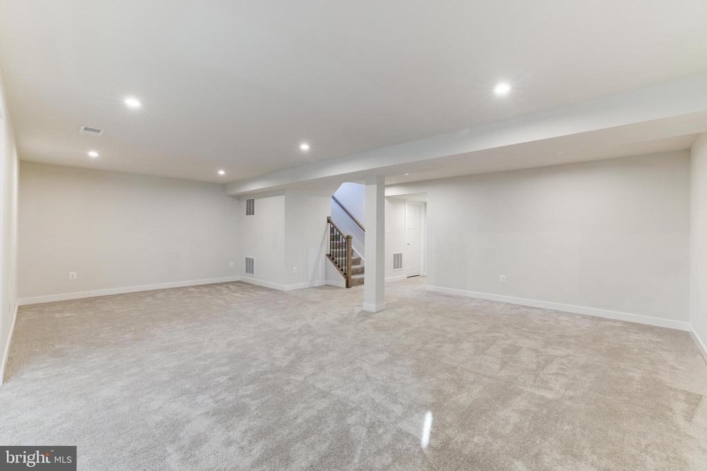 13 S LOCUST STREET