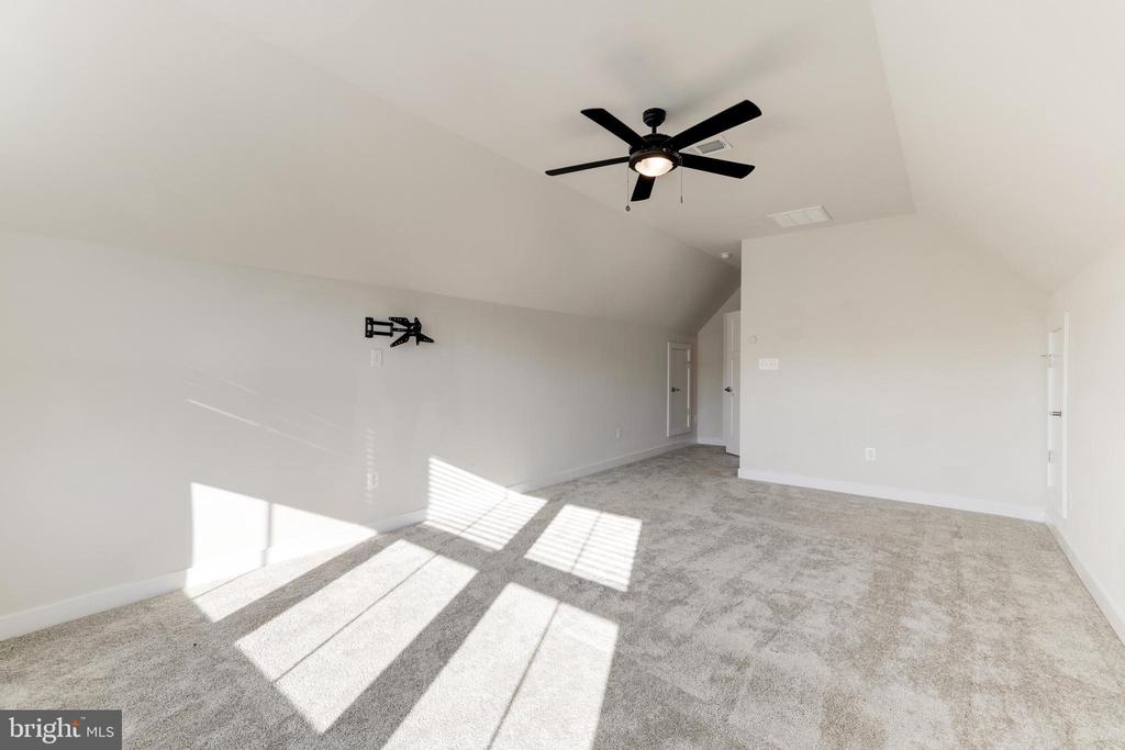 13 S LOCUST STREET
