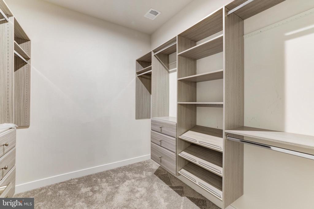 13 S LOCUST STREET