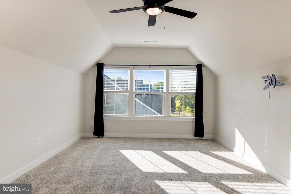 13 S LOCUST STREET