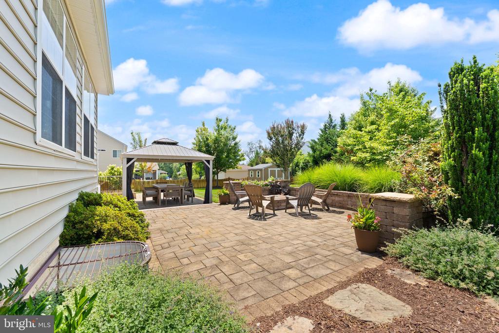 46 STONE OAK PLACE