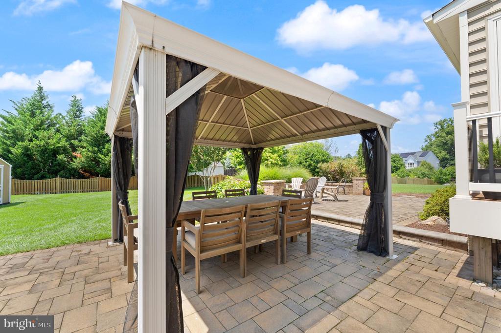 46 STONE OAK PLACE