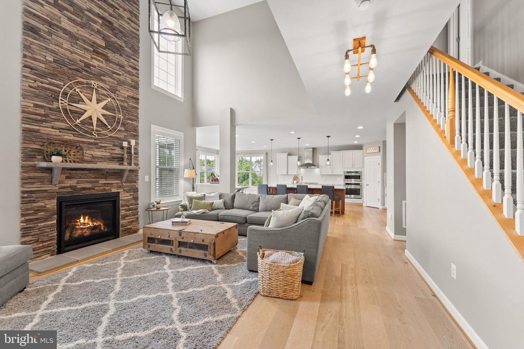 46 STONE OAK PLACE