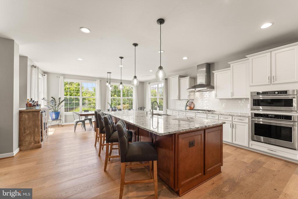 46 STONE OAK PLACE
